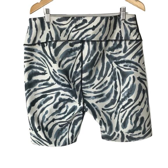 Good American biker shorts reversable NWT - Picture 4 of 6